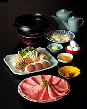 木曽路のすき焼き全皿料理写真