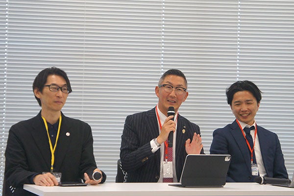 左)NPO法人 日本ホスピタリティ推進協会 特任講師 角 俊英 氏、(中)一般社団法人 大阪外食産業協会 会長 中井 貫二 氏、(右)一般社団法人 北海道飲食業経営審議会 代表理事 大坪 友樹 氏