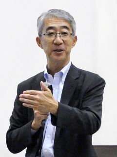ロイヤルホールディングス株式会社 代表取締役会長 菊地 唯夫 氏